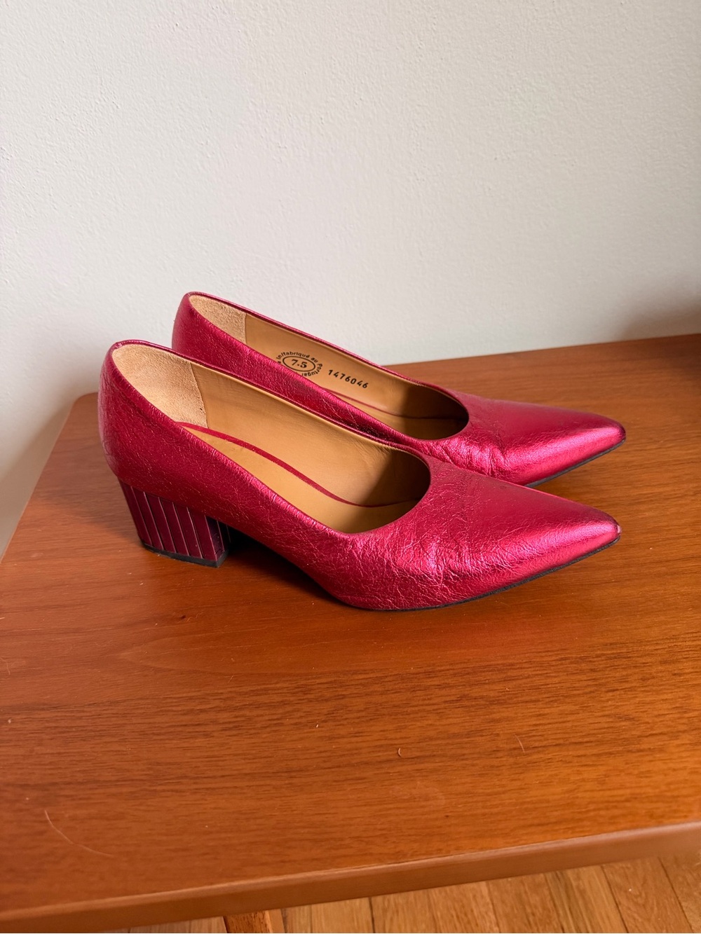John Fluevog Effortless Bebe Metallic Pink Pointed Pumps Size 7.5